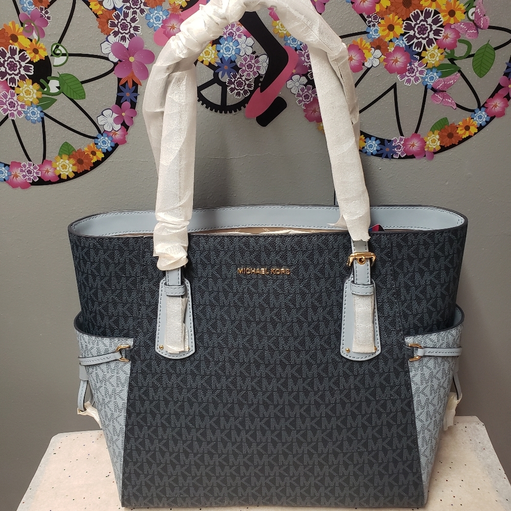 Michael Kors Voyager tote